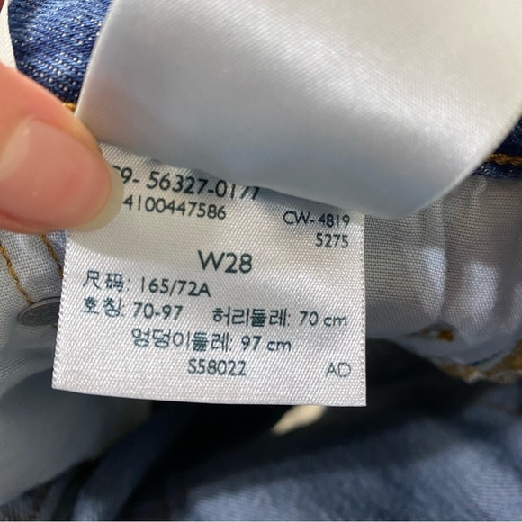 Levi's 501 Button Fly Raw Hem Distressed Denim Jean Shorts Booty Shorts - Picture 4 of 4